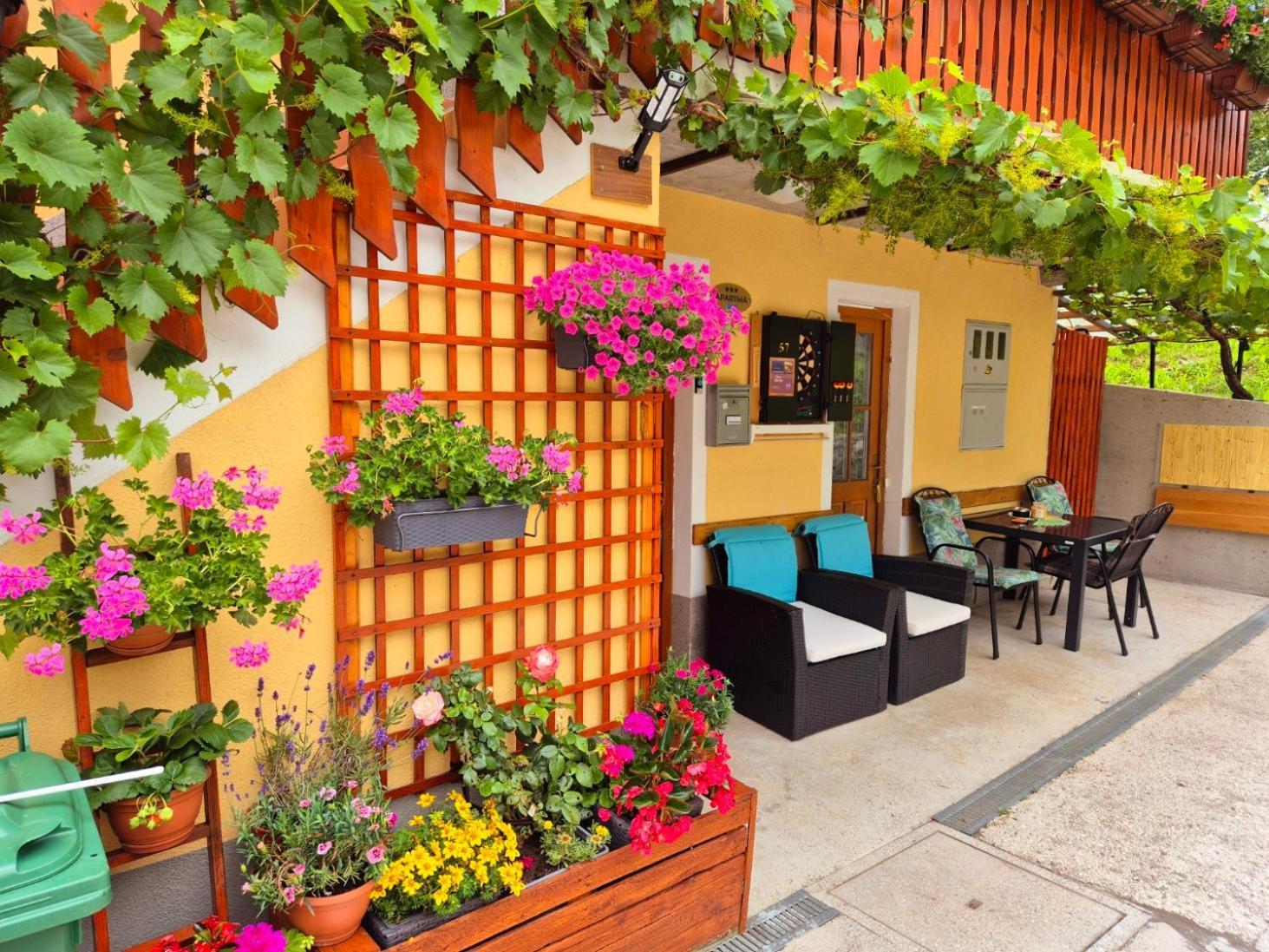 Apartment Anaya Paradise For Families Bovec Exteriör bild