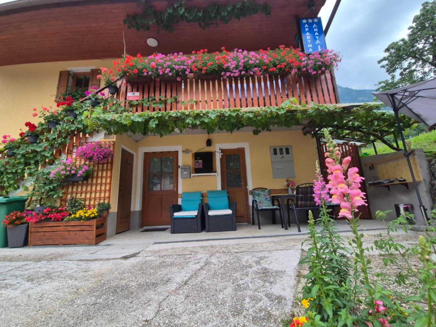 Apartment Anaya Paradise For Families Bovec Exteriör bild